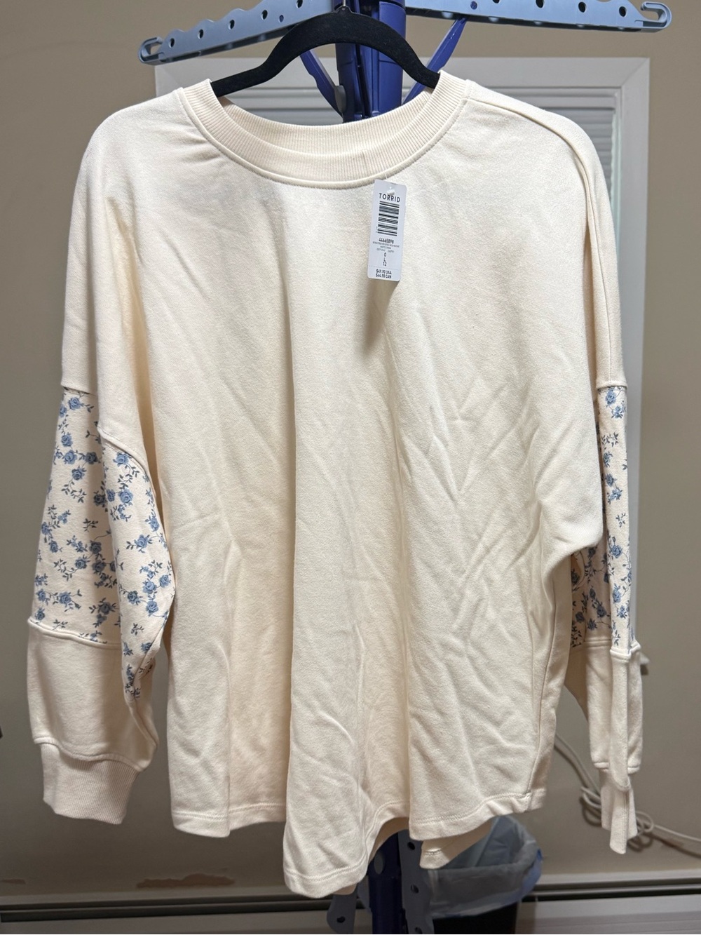 NWT- Torrid Size 0 French Terry Contrast Sweatshirt - Picture 6 of 11